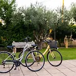 Tatil Evi Azure Garden Retreat Aigio